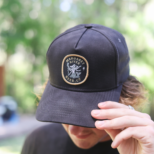 BLACK SNAPBACK MRBCO BADGE HAT